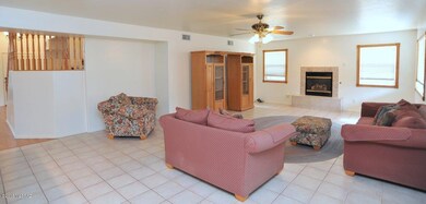 Family Room W/Gas Fireplace