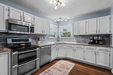 2424 Mills Fall Dr, Hilliard, OH 43026 - photo 6