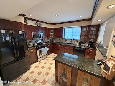 41 Mcdivitt Ave unit A, Staten Island, NY 10314 - photo 5