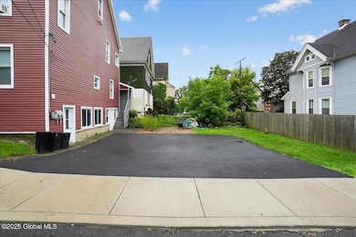06-329 Main St-6
