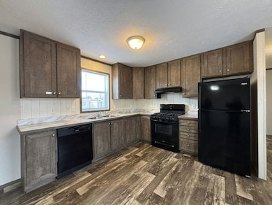 43230 E Morgan Ct unit 152, Harrison Township, MI 48045 - photo 3