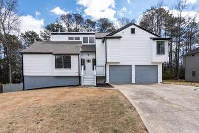 View of front of property featuring a front yard, 