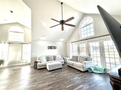 25687 Magnolia Cir, Maryville, MO 64468 - photo 4