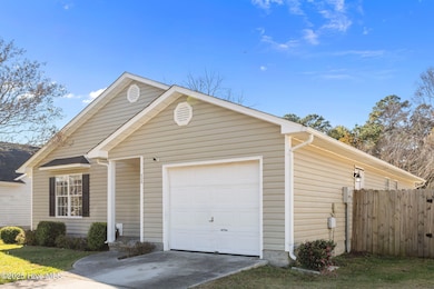 426 Boysenberry Ln, Hubert, NC 28539 - photo 2