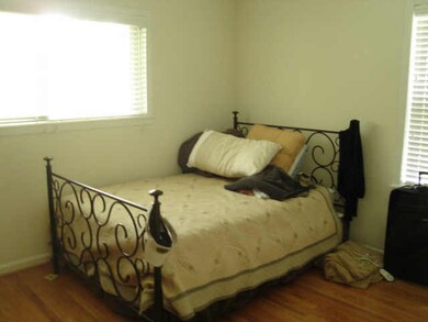 8610 Bob White Dr, Houston, TX 77074 - photo 5