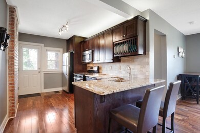 Eat in/breakfast bar