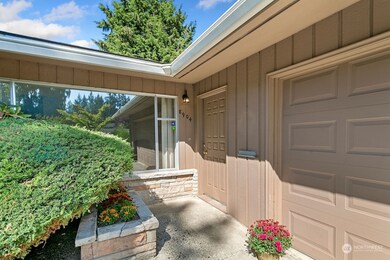 8904 SE 58th St, Mercer Island, WA 98040 - photo 4