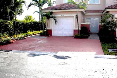 4877 NW 114th Ct, Doral, FL 33178 - photo 2