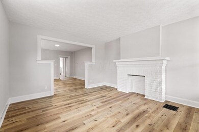 8-web-or-mls-2023-10-26 1022 Lockbourne