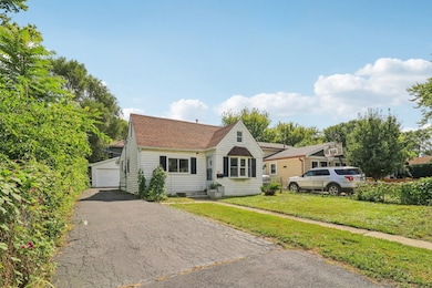 515 Catalpa Dr, Round Lake, IL 60073 - photo 2