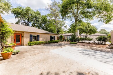 10206 Briar Forest Dr, Houston, TX 77042 - photo 2