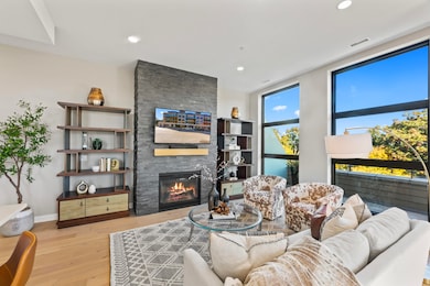 215 E Pleasant St unit 508, Oconomowoc, WI 53066 - photo 4