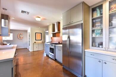 Kitchen 5