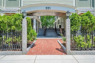 221 Beacon St unit 3, Somerville, MA 02143 - photo 2