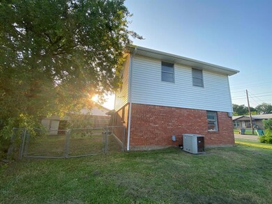 1714 E Hilton St, Sherman, TX 75090 - photo 4