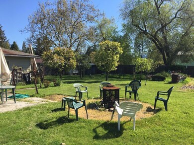 1385 Daisy Ln, Grants Pass, OR 97527 - photo 5