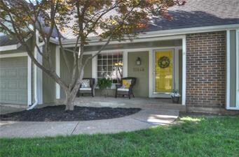 10465 Caenen Lake Rd, Lenexa, KS 66215 - photo 2