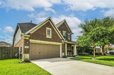 211 Rippling Creek Ln, Alvin, TX 77511 - photo 2