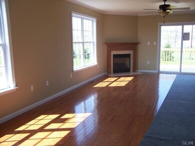 915 Fieldstone Trail, Easton, PA 18040 - photo 3