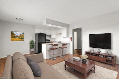 5667 Brickell Rd unit 6, Norfolk, VA 23502 - photo 2