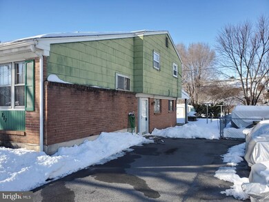 217 Columbia Ave, Reading, PA 19605 - photo 2