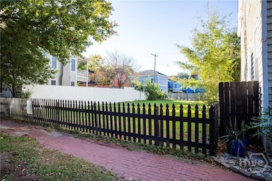 217 E Park Ave, Savannah, GA 31401 - photo 5