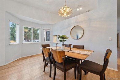 Dining room with bay windows