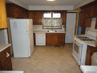 1308 Bradford St, Schenectady, NY 12306 - photo 2