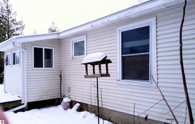 609 Ash St, Elk Rapids, MI 49629 - photo 3