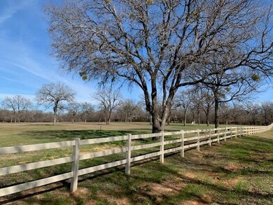 502 Hlavek Rd, Decatur, TX 76234 - photo 3