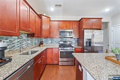 Kitchen - Stainless steel appliances