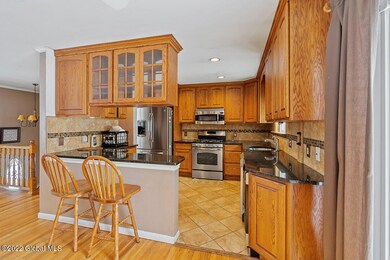 19 Oakland Ave, Schenectady, NY 12302 - photo 5