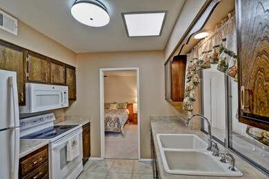 11017 W Santa fe Dr unit 15B, Sun City, AZ 85351 - photo 3