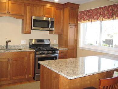 404 Chatham Cir, Warwick, RI 02886 - photo 4