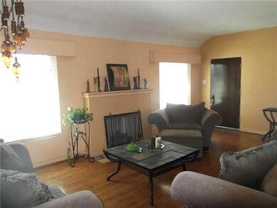 7547 N Loop Dr, El Paso, TX 79915 - photo 4