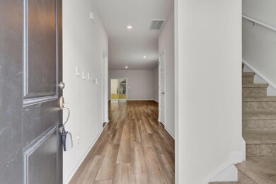 586 Spanish Wells Rd, Summerville, SC 29486 - photo 5