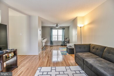 2343 Hunters Square Ct, Reston, VA 20191 - photo 5