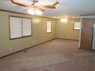 4993 Dimson Dr N, Columbus, OH 43213 - photo 2