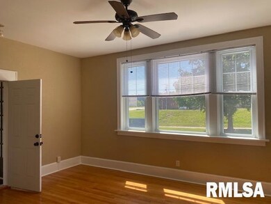 1111 N Perry St, Davenport, IA 52803 - photo 4