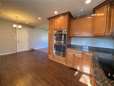 10709 W 55th St, Shawnee, KS 66203 - photo 5