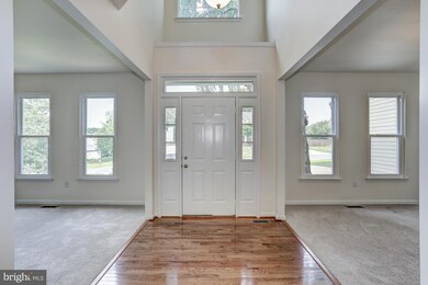 18845 Beaten Path Ct, Triangle, VA 22172 - photo 2