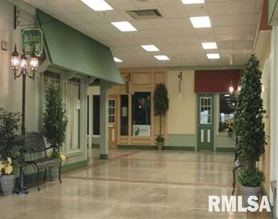 903 E Kimberly Rd, Davenport, IA 52807 - photo 2