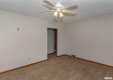 1507 W 37th St, Davenport, IA 52806 - photo 5