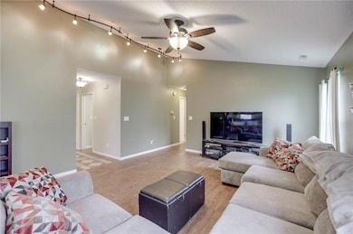 12770 Longleaf Ln, Fishers, IN 46038 - photo 5