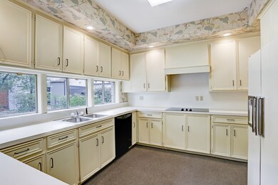 318 Vanderpool Ln, Houston, TX 77024 - photo 7