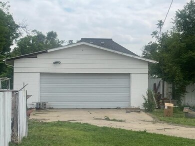 109 W 6th St, Ellis, KS 67637 - photo 2