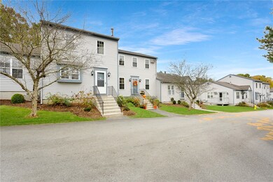 565 Quaker Ln unit 3, West Warwick, RI 02893 - photo 2