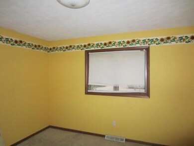 57284 Clydesdale Dr, Goshen, IN 46528 - photo 5