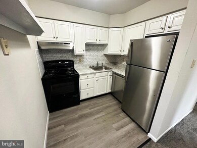 524 W 3rd St, Lansdale, PA 19446 - photo 6