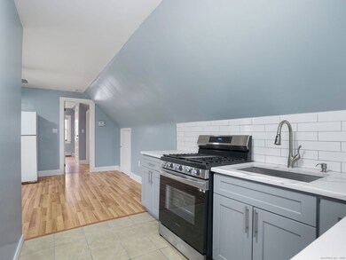 90 Amsterdam Ave unit 2, Bridgeport, CT 06606 - photo 4